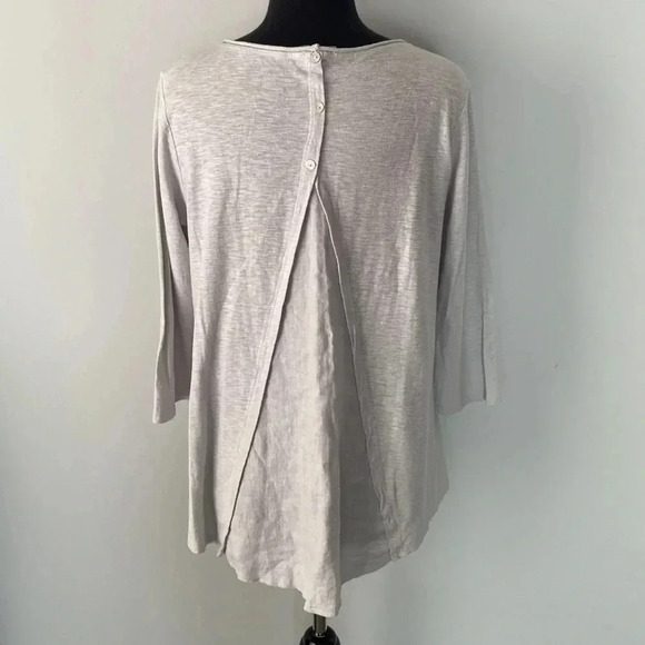 Cut • Loose | 3/4  Sleeve Top - Picture 3 of 6